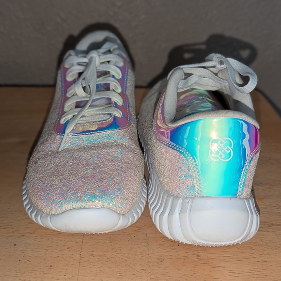 Daisy Fuentes Iridescent/Sparkle Sneakers - Picture 1 of 3